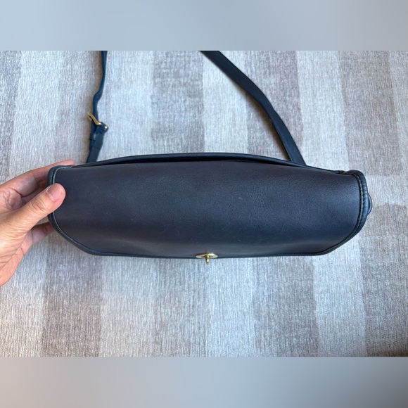 COACH Vintage City Navy Blue Leather Crossbody Shoulder Bag
Handbag Purse 9790 - Picture 5 of 13